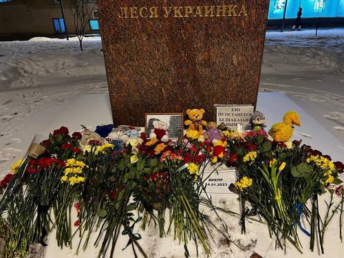Оросын хотуудад Днепрт амиа алдагсдын дурсгалыг хүндэтгэж байна