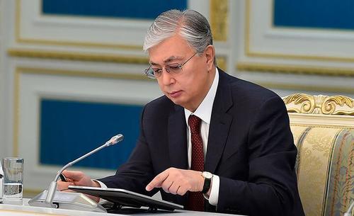 Казахстаны Ерөнхийлөгч парламентаа тарааж, сонгууль товлов