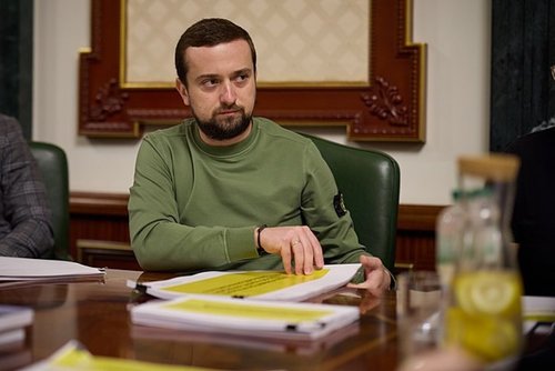 Украины Ерөнхийлөгч захиргааны орлогч дарга Кирилл Тимошенко огцорчээ