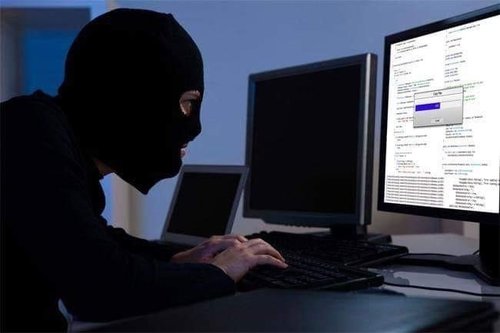 Фэйсбүүкээр залилан хийж, 40 сая төгрөгийн хохирол учруулжээ