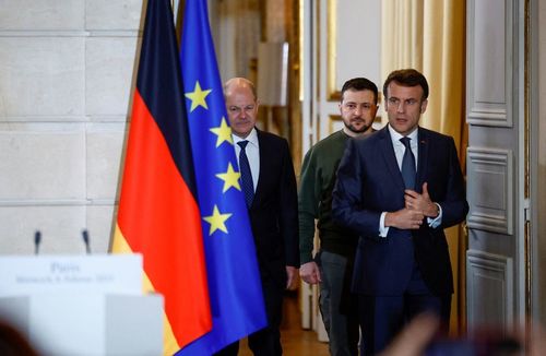Зеленский: Бидэнд танк, онгоц аль болох хурдан өгөх хэрэгтэй байна
