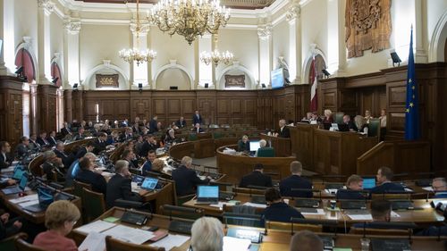 Латвид согтуу жолоочдын машиныг хурааж, Украинд шилжүүлнэ