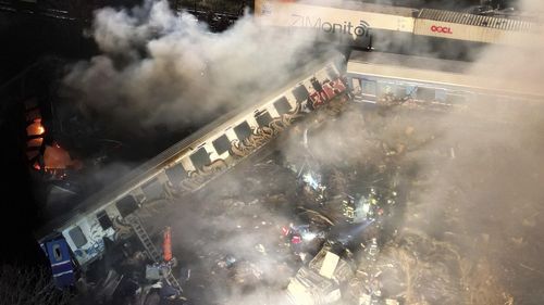Грект галт тэрэгний ослоор амиа алдсан хүний тоо 26 болж нэмэгджээ
