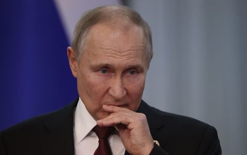 Deutsche Bank: 2024 оны сонгуулийн өмнө Путин оросуудад тараах мөнгөгүй болно
