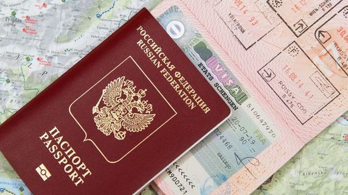 ОХУ-д өндөр албан тушаалтнуудын паспортыг хурааж байна