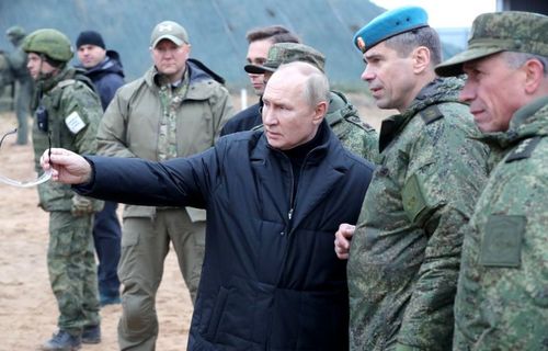 Путин Херсон муж дахь цэргийн штабад ажиллажээ