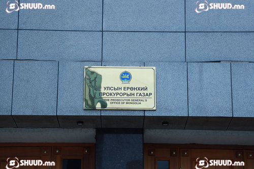 Төрийн албан хаагч эхнэртэйгээ хуйвалдан, авлигын хэрэг зохион байгуулж, хахууль авчээ