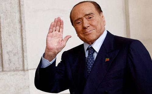 Берлускони таалал төгсөж, Италид гашуудал зарлав