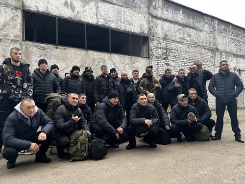 Хоригдлуудыг дайнд илгээхийн тулд өршөөж байгаагаа Путин хүлээн зөвшөөрөв