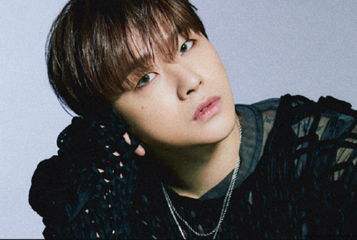 iKON хамтлагийн гишүүн Jay энэ сард цэрэгт татагдахаар болжээ
