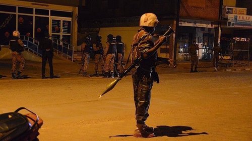 Буркина-Фасод алан хядах ажиллагаа болж, 17 цэрэг, олон босогч амиа алджээ