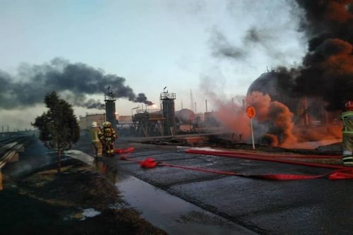 Ираны газрын тос боловсруулах үйлдвэрт дэлбэрэлт болжээ