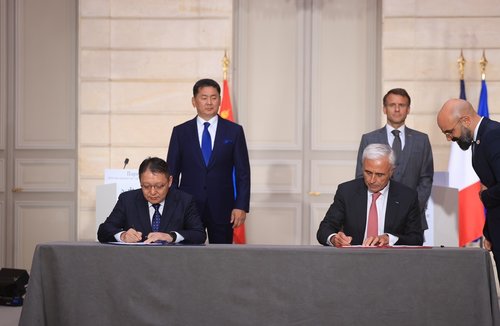 Ерөнхийлөгчийн айлчлалаар гарын үсэг зурсан баримт бичгүүд