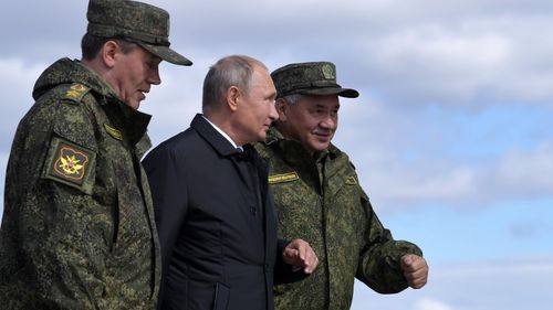 Путин Өмнөд цэргийн тойргийн штабт ажиллажээ