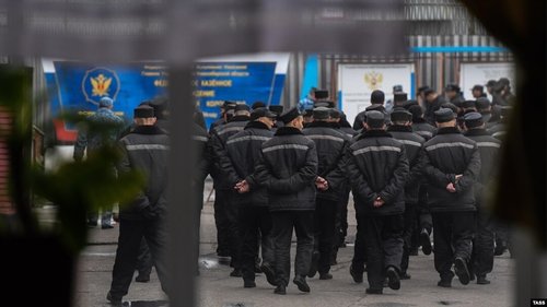 Путин хүн амины хэрэг үйлдсэн 17 ялтныг өршөөж, фронт руу илгээжээ