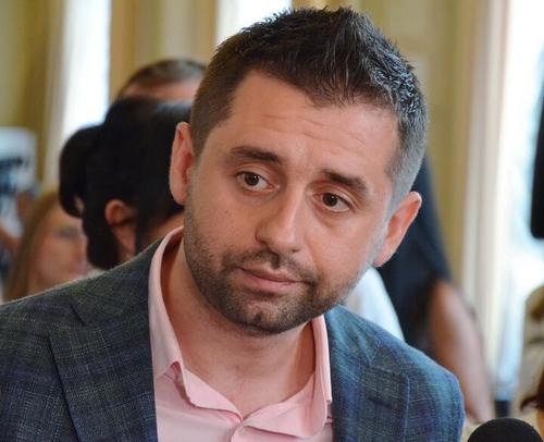 Арахамия: ОХУ-ын эрх баригчид дайн дуусгах санал тавьсан