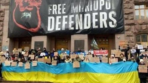 Украинд дайчлагдсан эрчүүдийг цэргээс халахыг шаардсан жагсаал болжээ