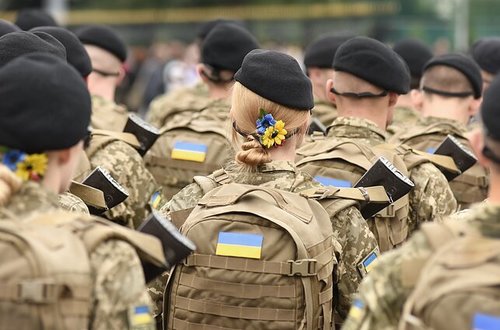 Украинд эмэгтэйчүүдийг цэрэгт дайчилж болзошгүй
