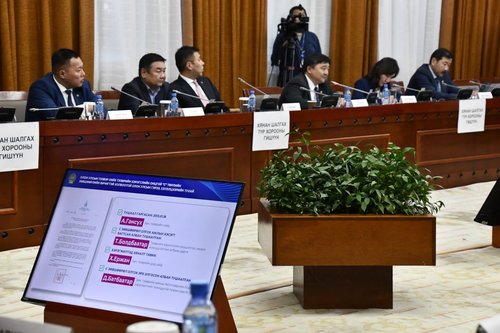 Байнгын хороод хуралдаж, нүүрсний сонсгол үргэлжилнэ