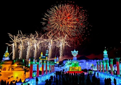 Шинэ жилийн баярын өдрүүдэд Харбины мөсөн хотхоныг гурван сая гаруй жуулчин үзжээ