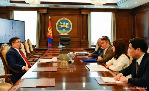 Г.Занданшатар: Газартай холбоотой эрхзүйн зохицуулалтыг иргэдээр хэлэлцүүлэх шаардлагатай