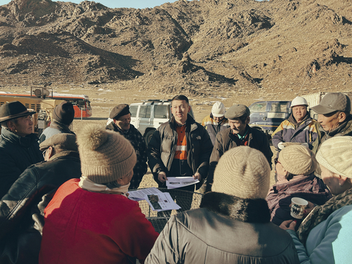 Халзан Бүрэгтэйн зөв жишиг