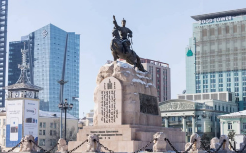 УЛААНБААТАРТ -4 ХЭМ ХҮЙТЭН БАЙНА