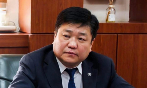 Албан өрөөндөө согтуурсан даргыг 10 хоног баривчлав